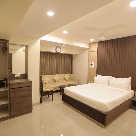 Hotel Naaz Executive Mumbai Exterior foto