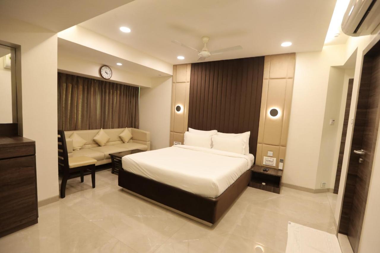 Hotel Naaz Executive Mumbai Exterior foto