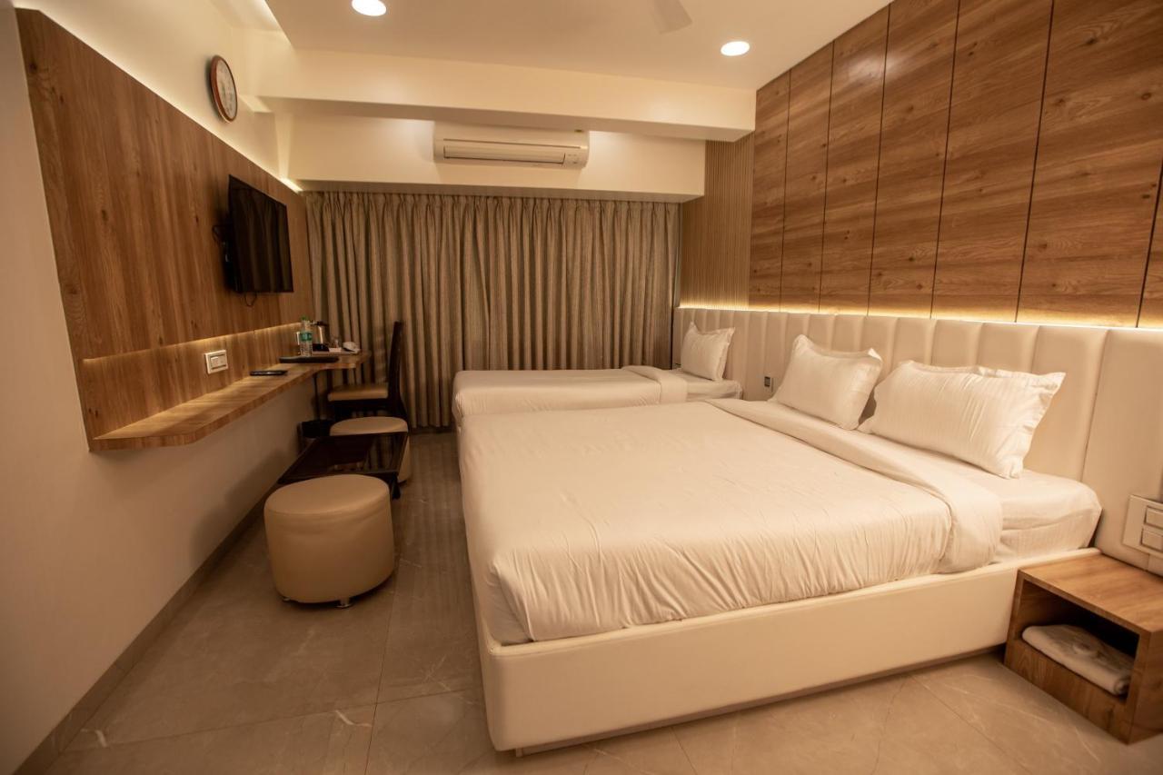 Hotel Naaz Executive Mumbai Exterior foto
